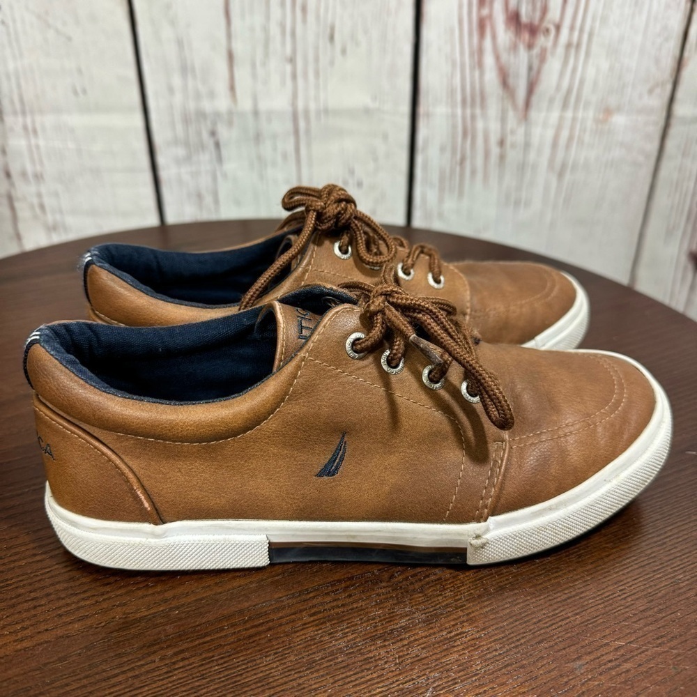 NAUTICA kids Sneakers in size 3 Great condition - Picture 4 of 10